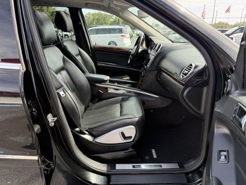 Used 2010 Mercedes-Benz GL 320 BlueTEC 4MATIC image 12