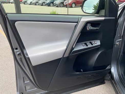 Used 2018 Toyota RAV4 XLE w/ Convenience Package AWD/4WD image 29