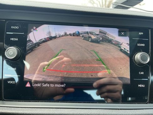 Used 2024 Volkswagen Jetta GLI Autobahn image 9