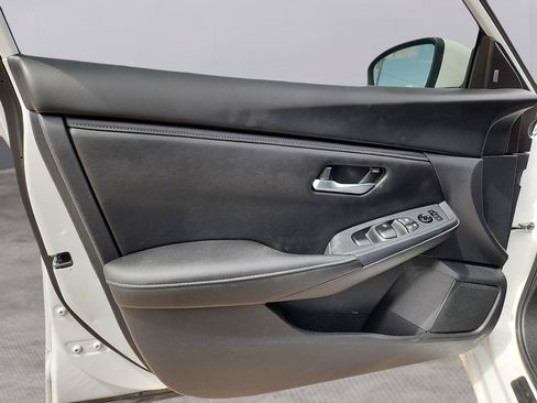 Used 2024 Nissan Sentra SV FWD image 11