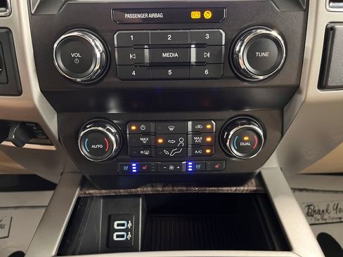 Used 2019 Ford F350 Lariat w/ Lariat Ultimate Package AWD/4WD image 4