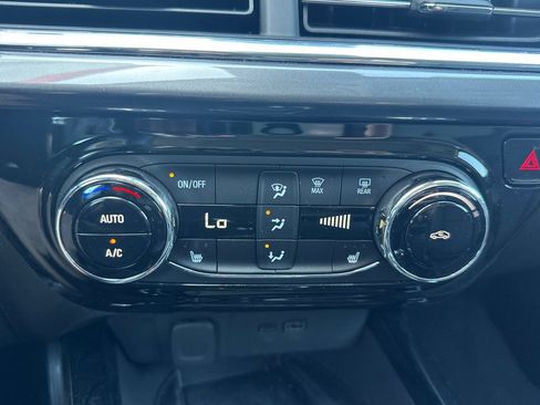 Used 2026 Chevrolet Trax ACTIV w/ Sunroof Package FWD image 26