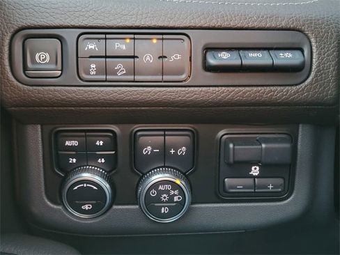 Used 2021 GMC Yukon XL Denali w/ Denali Ultimate Package image 41