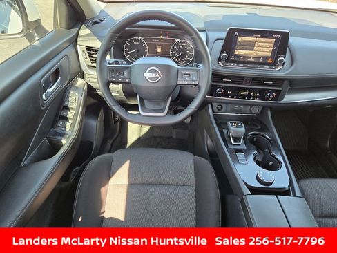 Used 2025 Nissan Rogue SV AWD/4WD image 15