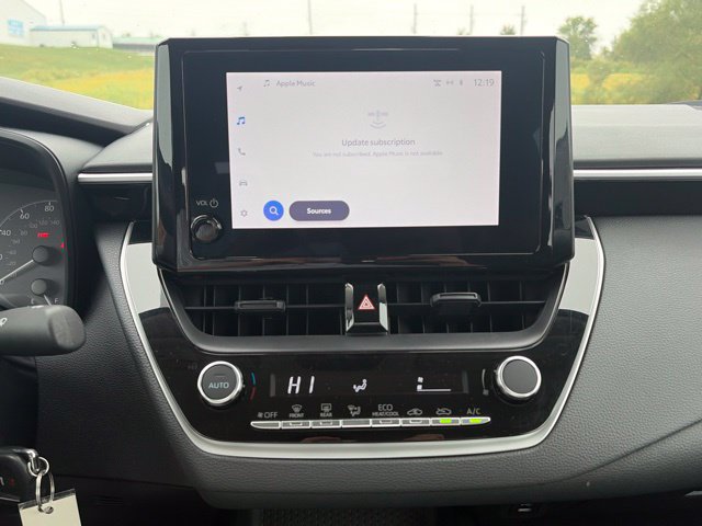 Used 2025 Toyota Corolla LE FWD image 21