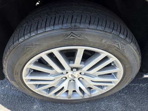 Used 2023 Ford Expedition Limited RWD image 10