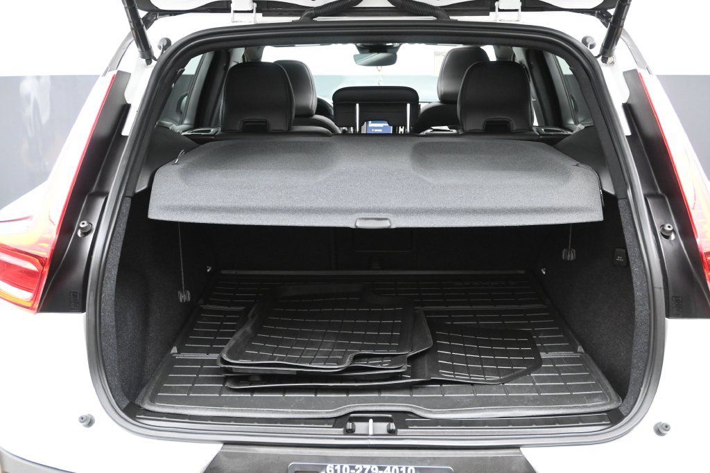 Used 2023 Volvo XC40 Recharge Ultimate AWD/4WD image 10