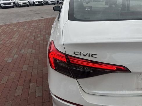 Used 2023 Honda Civic EX image 10