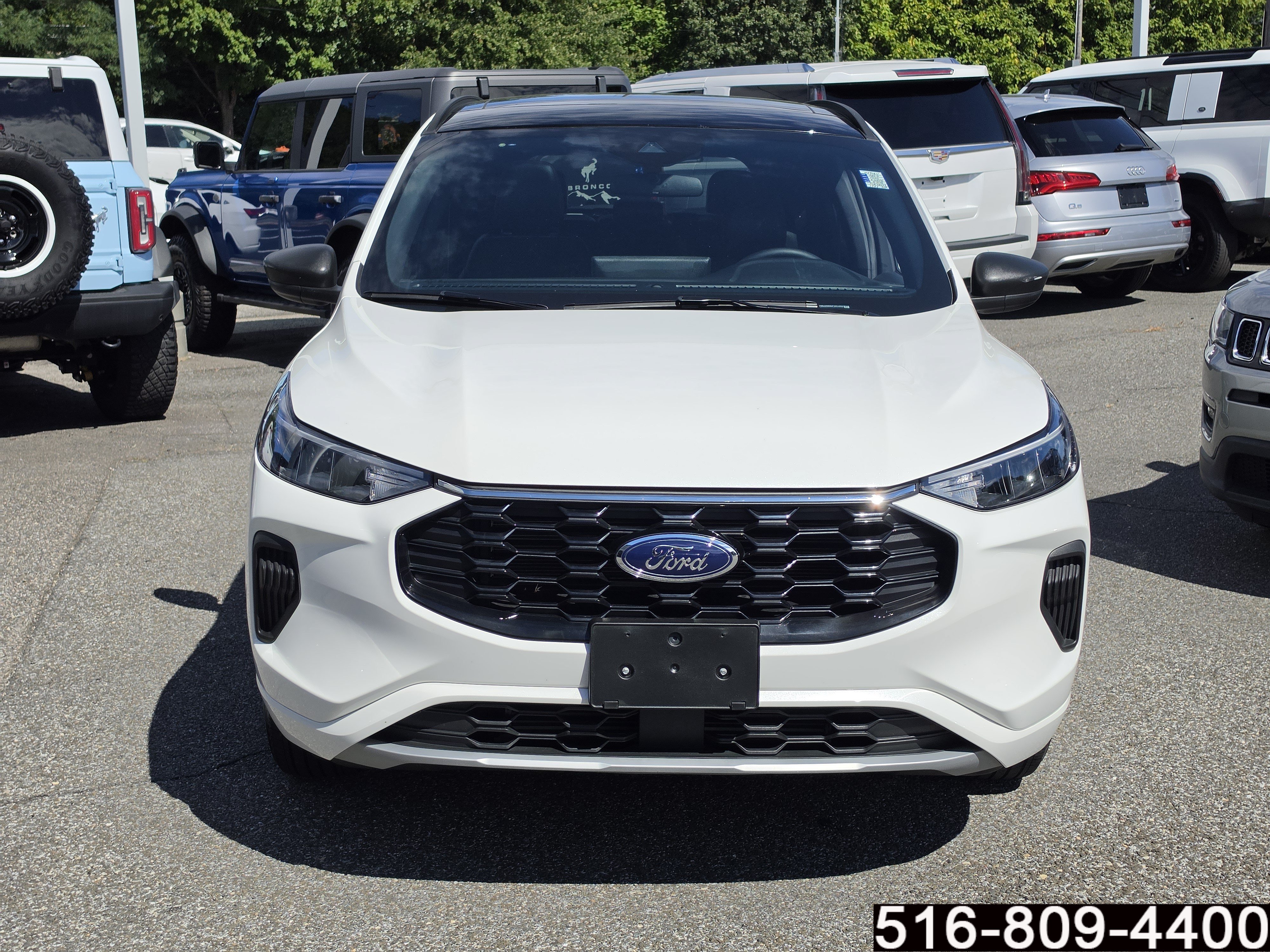 Used 2023 Ford Escape ST-Line w/ Tech Pack #1 AWD/4WD image 2