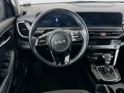 Used 2025 Kia Seltos S image 17