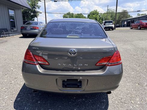 Used 2006 Toyota Avalon XLS FWD image 5