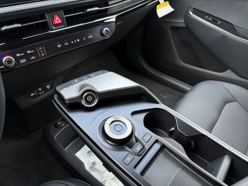 New 2025 Kia EV6 Light image 13