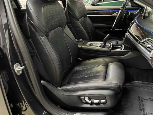 Used 2018 BMW 750i RWD image 48