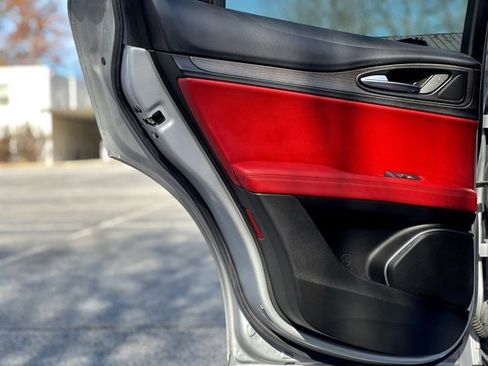 Used 2020 Alfa Romeo Stelvio Ti w/ Nero Edizione image 16