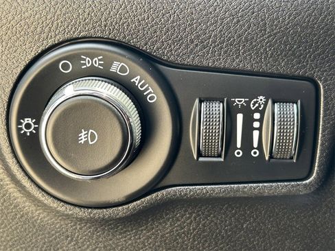 Used 2024 Jeep Compass Trailhawk image 23