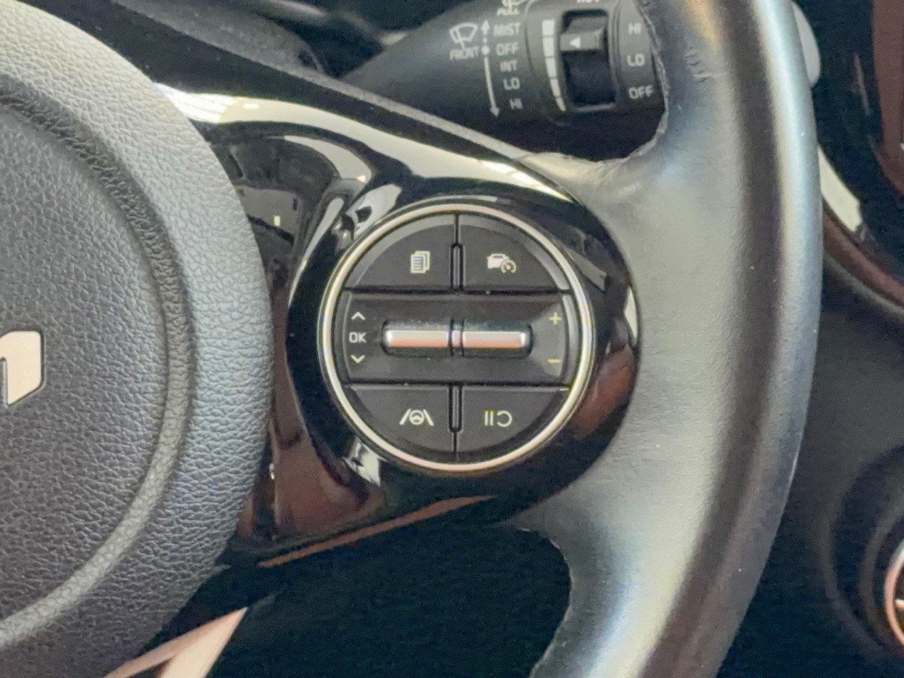 Used 2024 Kia Soul EX w/ Option Group 015 FWD image 19