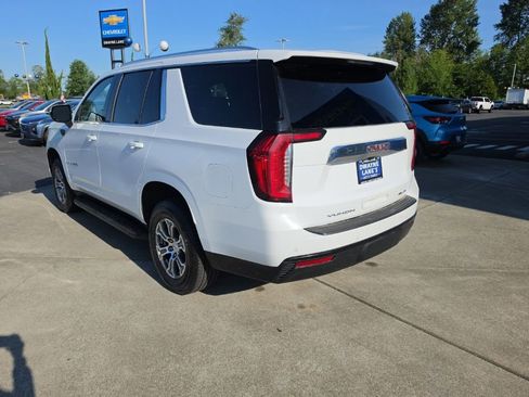 Used 2024 GMC Yukon SLE AWD/4WD image 3
