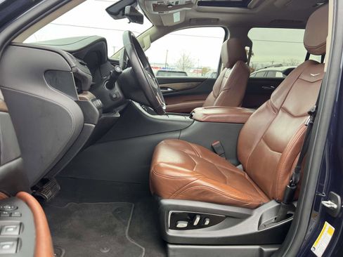 Used 2020 Cadillac Escalade Luxury w/ LPO, Radiant Package image 8