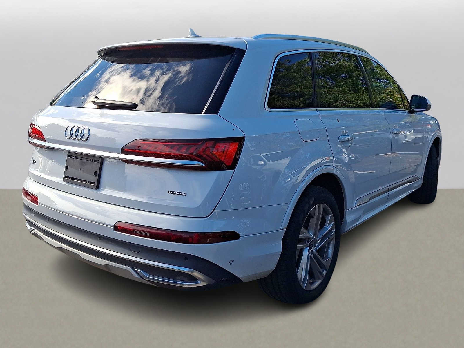 Used 2023 Audi Q7 3.0T Premium Plus AWD/4WD image 3