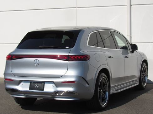 Used 2023 Mercedes-Benz EQS 450+ SUV w/ AMG Line Exterior Package image 6