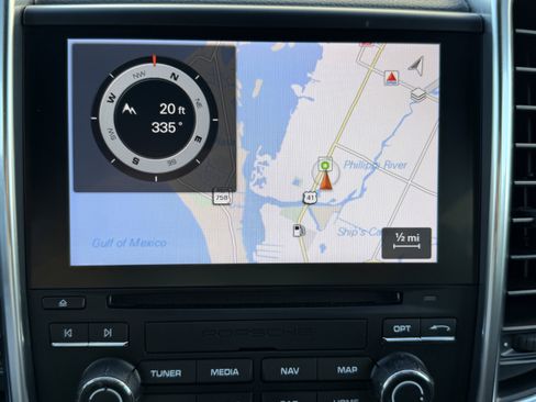 Certified 2018 Porsche Cayenne Platinum Edition image 31