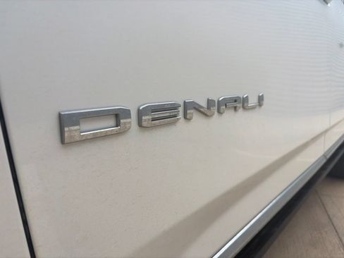 Used 2023 GMC Yukon XL Denali w/ Denali Reserve Package AWD/4WD image 9