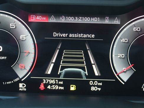 Used 2022 Audi Q8 Premium Plus image 5