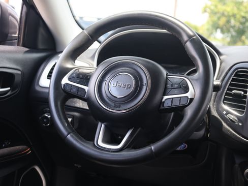 Used 2021 Jeep Compass Latitude FWD image 8