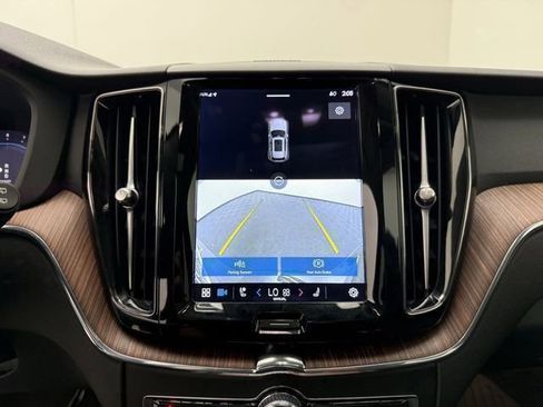 Certified 2023 Volvo XC60 B5 Plus w/ Climate Package image 19