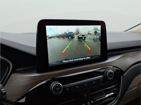 Used 2020 Ford Escape Titanium image 21