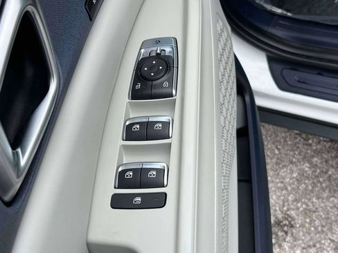 Used 2026 Kia Carnival EX FWD image 14
