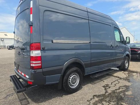 Used 2018 Mercedes-Benz Sprinter 2500 image 5