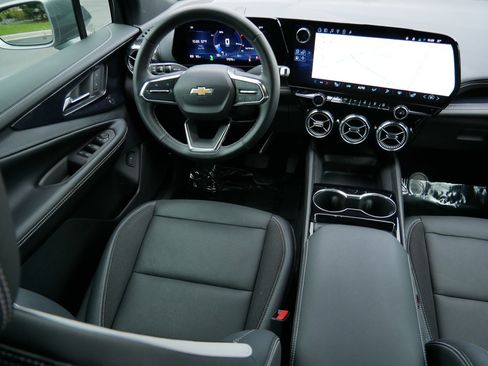 Used 2024 Chevrolet Blazer EV LT AWD/4WD image 9