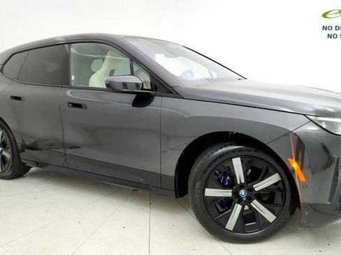 Used 2024 BMW iX xDrive50 w/ Sport Package AWD/4WD image 16