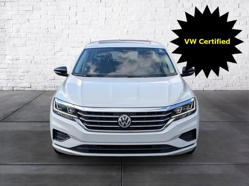 Certified 2022 Volkswagen Passat 2.0T image 3