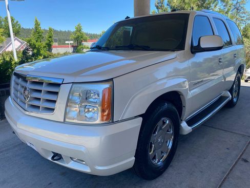 Used 2003 Cadillac Escalade 2WD image 2