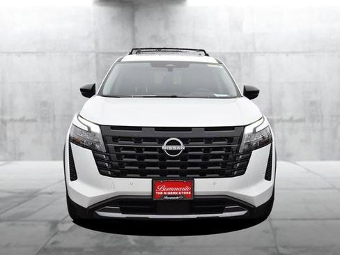 New 2026 Nissan Pathfinder Platinum image 4