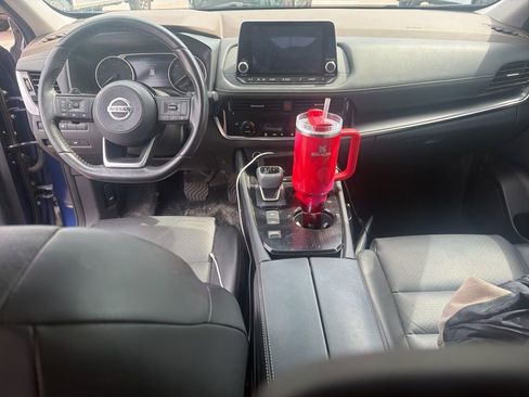 Certified 2021 Nissan Rogue SV w/ Premium Package image 11