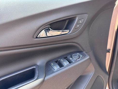 Used 2019 Chevrolet Equinox LT FWD image 11