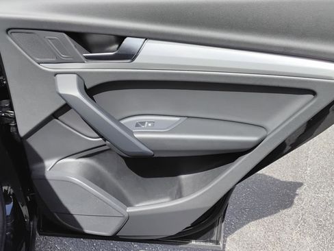 Certified 2025 Audi Q5 2.0T Premium image 23