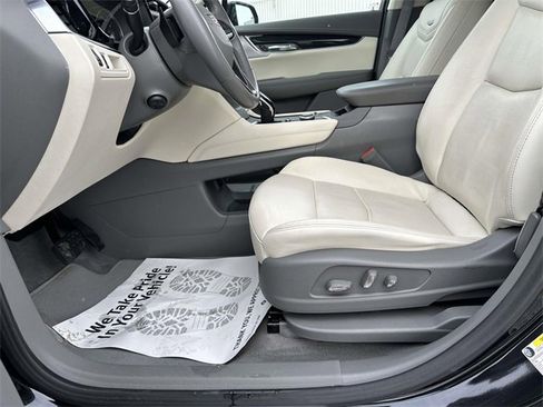 Certified 2023 Cadillac XT6 Premium Luxury image 18