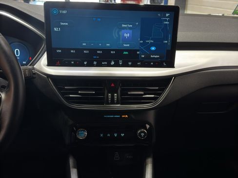 Used 2025 Ford Escape Platinum image 29