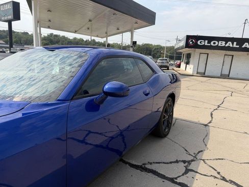 Used 2022 Dodge Challenger SXT w/ Driver Convenience Group AWD/4WD image 21