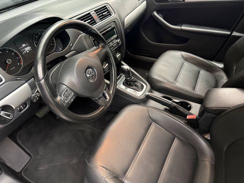 Used 2013 Volkswagen Jetta SE FWD image 14