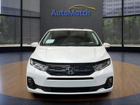 Used 2025 Honda Odyssey Elite image 2