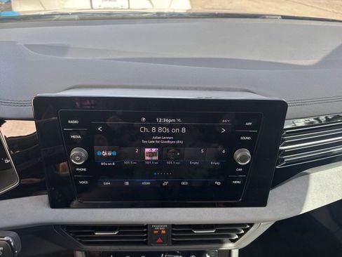 Used 2025 Volkswagen Jetta SE image 21