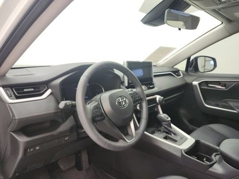 Used 2025 Toyota RAV4 XLE Premium FWD image 12