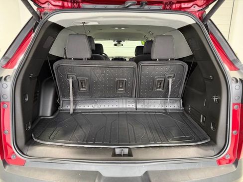 Used 2021 Chevrolet Traverse LT image 35