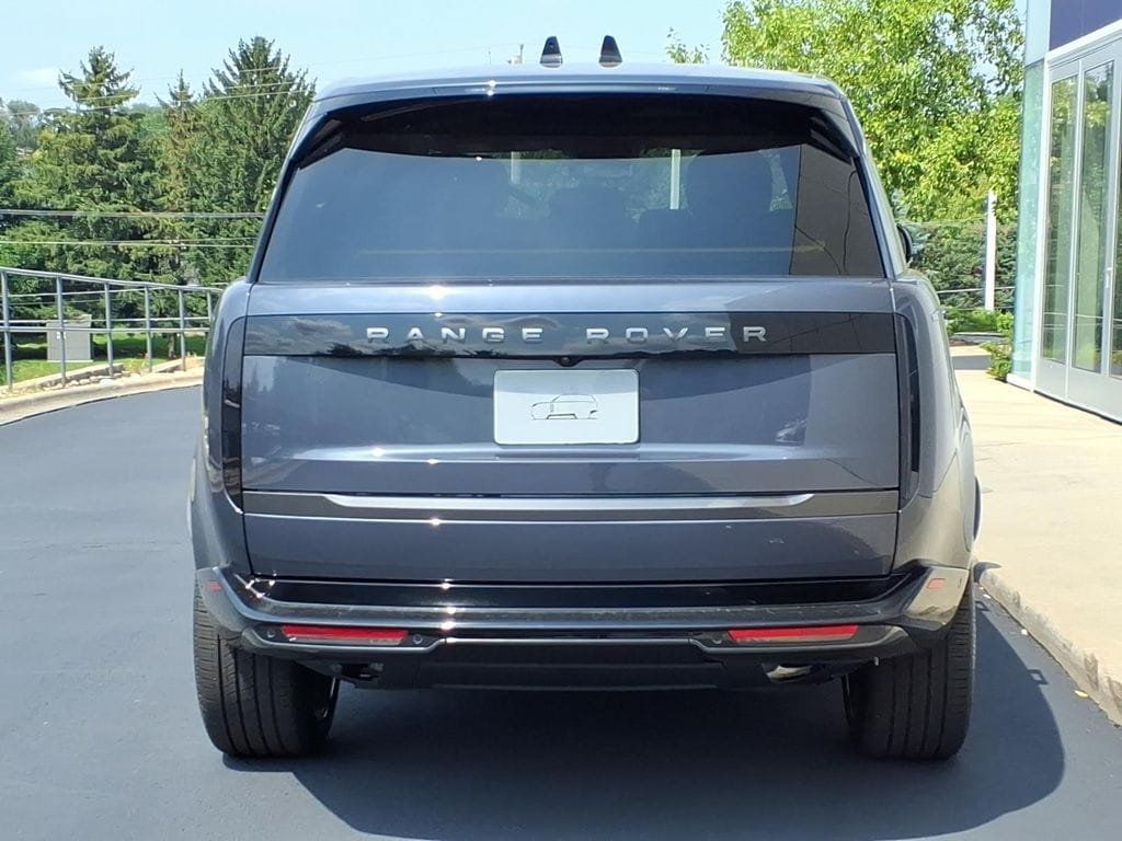 New 2026 Land Rover Range Rover Long Wheelbase SE AWD/4WD image 4