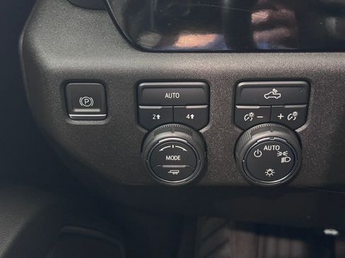 Certified 2022 Chevrolet Silverado 1500 LT image 23